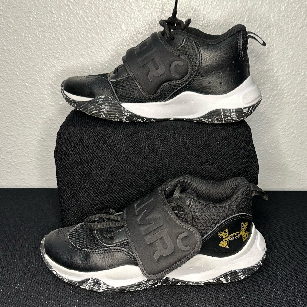 BOYS' UNDER ARMOUR BIG KID ZONE‎ BB 2 BASKETBALL SHOES